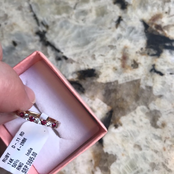 14 k yellow gold ring band with genuine diamonds - Picture 5 of 12